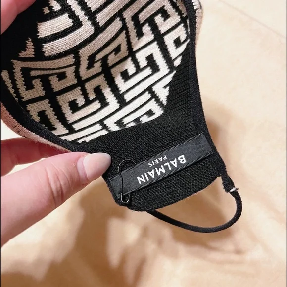 Authentic Balmain Cream & Black Knit Stretchy Greek Key Winter Face Mask - Picture 8 of 8